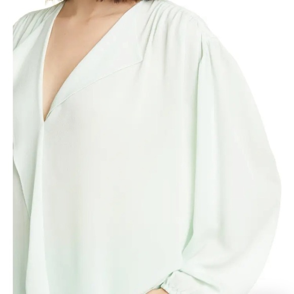 Vince Shirred Long Sleeve Silk Blouse Size Small Sea-foam Green NWT - Picture 5 of 12